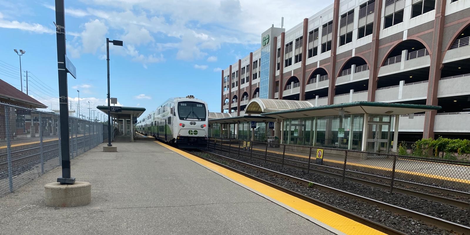 Oakville GO Station