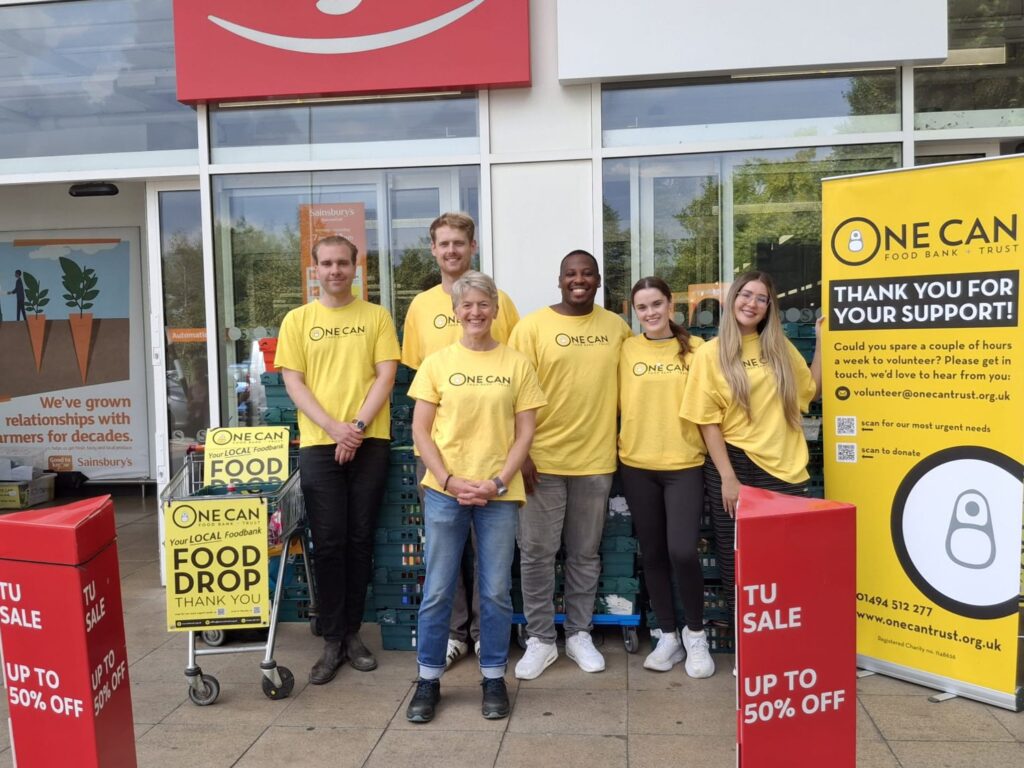 Helping families facing food insecurity, one can at a time 🥫💛 

Collea &hellip;